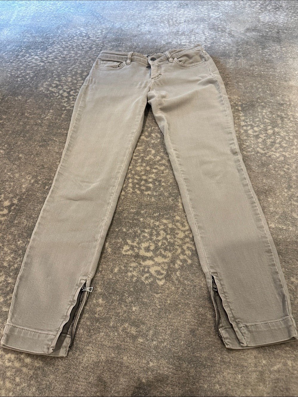 Dolce & Gabbana taupe low rise jean zip on hem size 40!